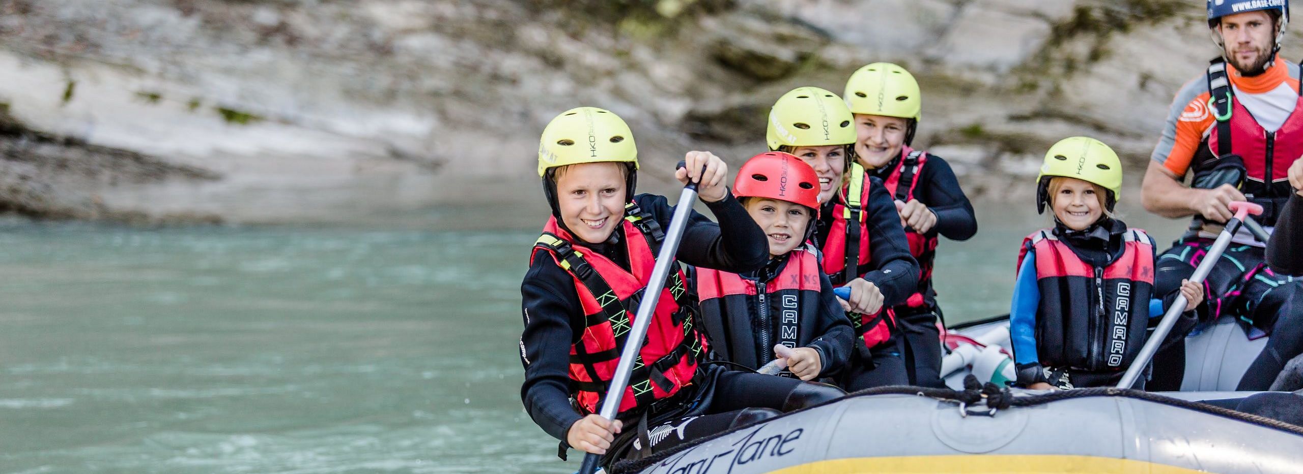 Familienraftingtour-Lofer_Intersport Sturm c Base-Camp-Auer-Caro