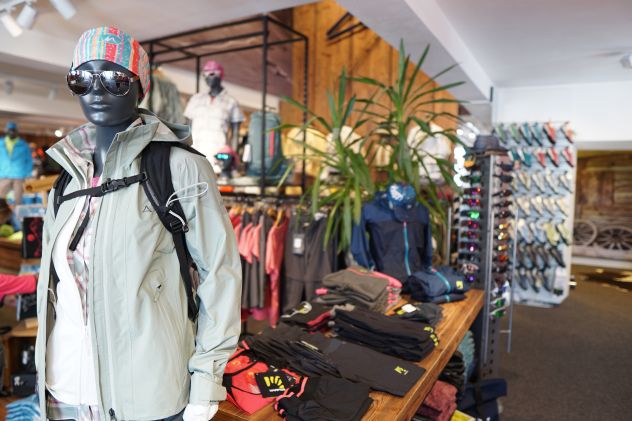intersport-sturm-outdoor-schoeffel-wandern-urlaub-sportshop-1