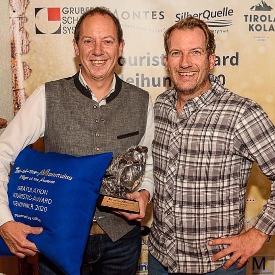 Intersport Sturm_Auszeichnung_Top of the Mountains_Gruppenfoto_Best Sport Rent 2020