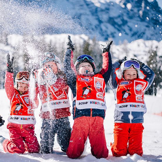 Skischule Lofer_Skiurs Kinder, Jugendliche und Bambinis_Kinder Spaß haben